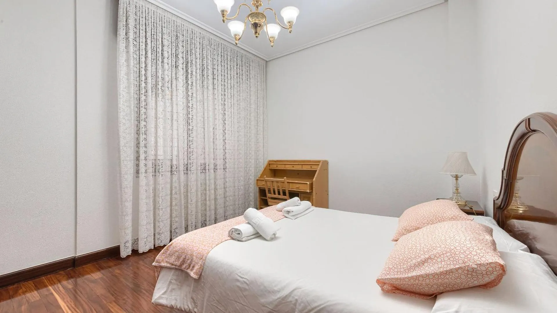 アパート ビルバオPiso Senorial Con Vistas A La Riaアパートメント スペイン
